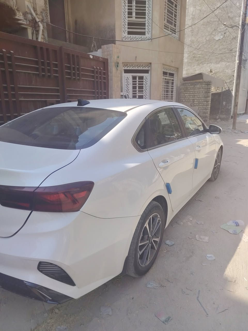 السلام عليكم كيا فرورتي وارد كندي  2023ماشيه 47 ألف كيلو مبدل بنيه فقط وبارد بل جاملغ الايمن شبرين لباقي كفاله العنوان بغداد الغزاليه ***********
