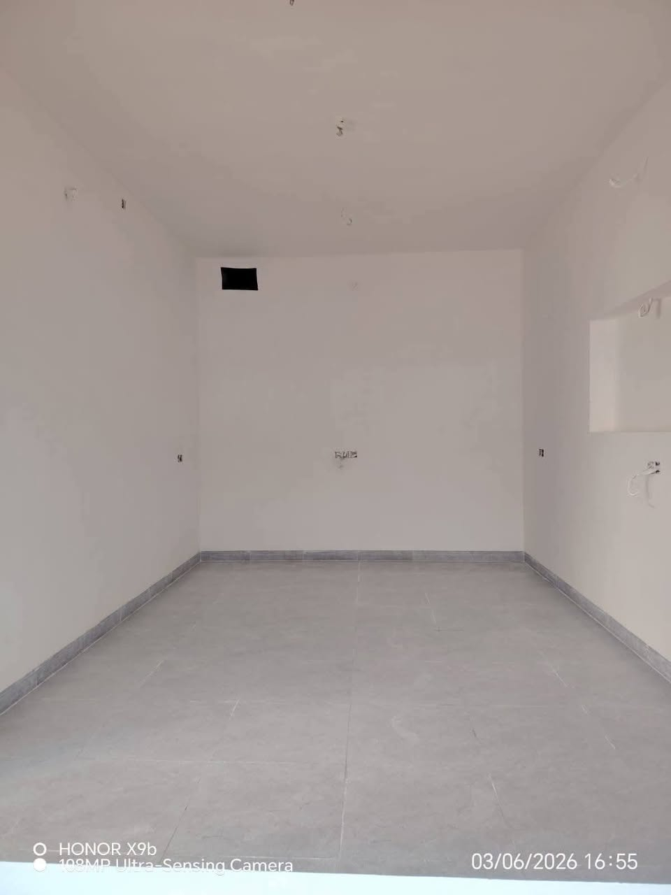 السلام عليكم  كادر جص من الموصل اربع اصطوات واربع عمال المتر بثلاثه وربع اليحب يتصل علا الرقام   ***********. ***********
