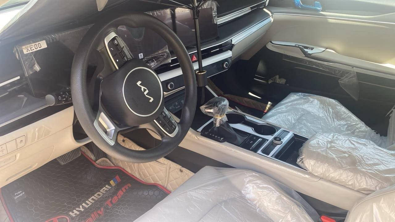 K5 2024 خليجيه سياره بدون قطره صبغ رقم بغداد
ماشيه 30الف للاستفسار الاتصال***********
