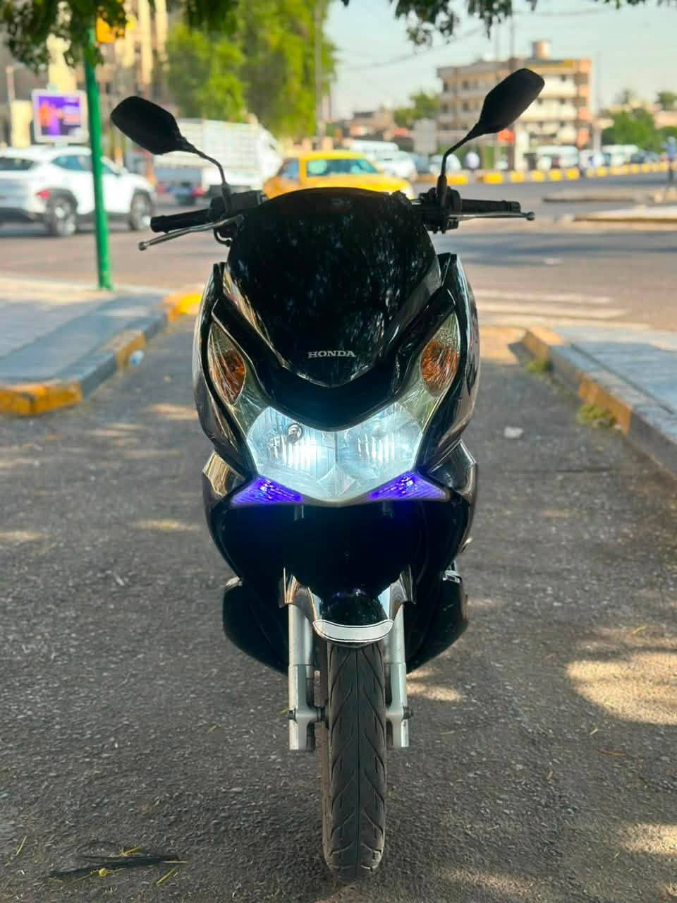 السلام عليكم دراجه pcx جيل الاول ياباني  مكينه 150  دراجه مكفوله كفاله عامه مال رمبه حساس ازدحام حساس ستان تتدفئة بل يدات لد أمام لد خلفي مكينه برغي ممفتوح بيه شلعه معدل فول مال جناي دراجه طتتعب تكول جديده على ايدي كتلوكات الرمبه بيه السعر مليون و450الف العنوان بغداد الكرخ الأتصال على الرقم ***********
