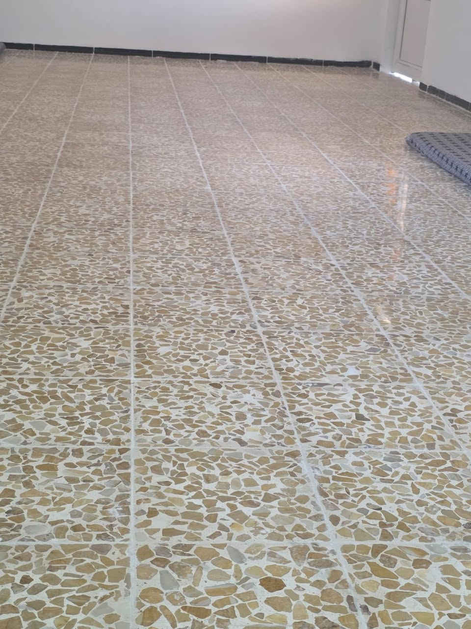 جلي أنواع الكاشي والسيراميك والمرمر
***********
‏‪***********‬‏
