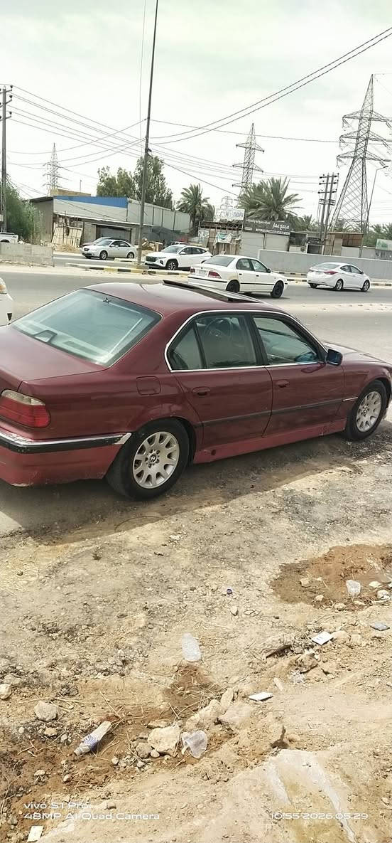 السلام عليكم
بي ام  740 كاسحة موديل ١٩٩٧ محدثة  ٢٠٠٠  
 رقم بغداد  بسمي
السعر 70  ورقة وبيها مجال 
السيارة جاهزه من كل شي يعوزها شوية ترتيبات 
بدون ضربه مصبوغة عام 
كير  ومحرك  والصدر أمامي وخلفي مكفولات  ، 
 التبريد والكهربائيات كلها شغاله 
تايرات وباتري جديد 
مكان السيارة النجف / كوفة 
موبايل *********** النجف, العراق

