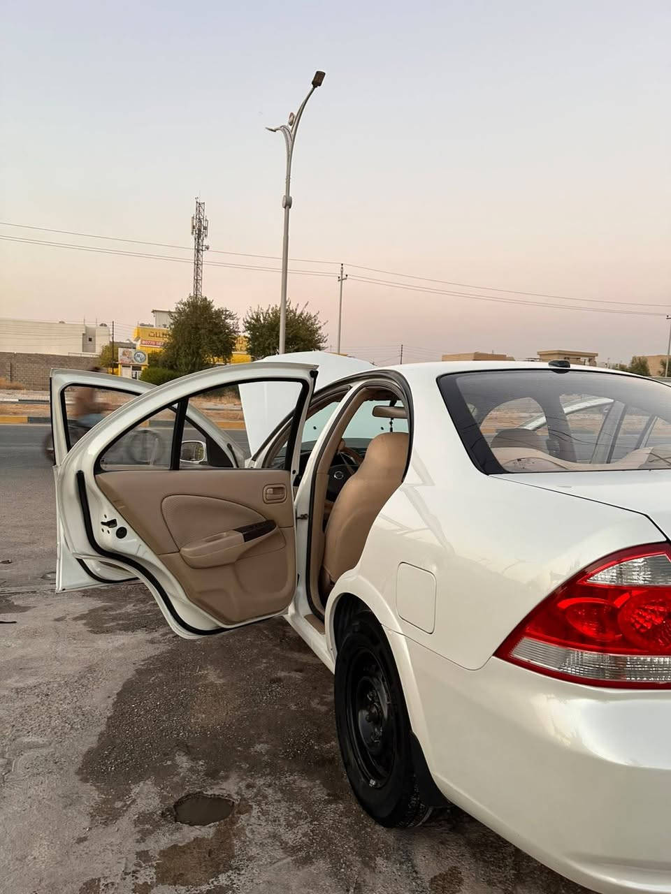 🚗 نيسان صني موديل 2011 للبيع
نيسان صني موديل 2011، وارد كوري، لون أبيض، كير أوتوماتيك.
🔧 المحرك لون أبيض
🔧 كلين، لا طخة ولا بارد ولا تعديل، بالشرط من الدعامية للدعامية.
📄 رقم أربيل، السنوية تنتهي بتاريخ 29/4/2031، السنوية باسمي شرط التحويل.
⛽ دفتر بانزين بيها.
📍 مكان السيارة: كركوك – باجوان.
💰 السعر: 114$ دفتر + 14 ورقة
وبيها مجال بسيط جداً.
رقم الموبايل ***********
