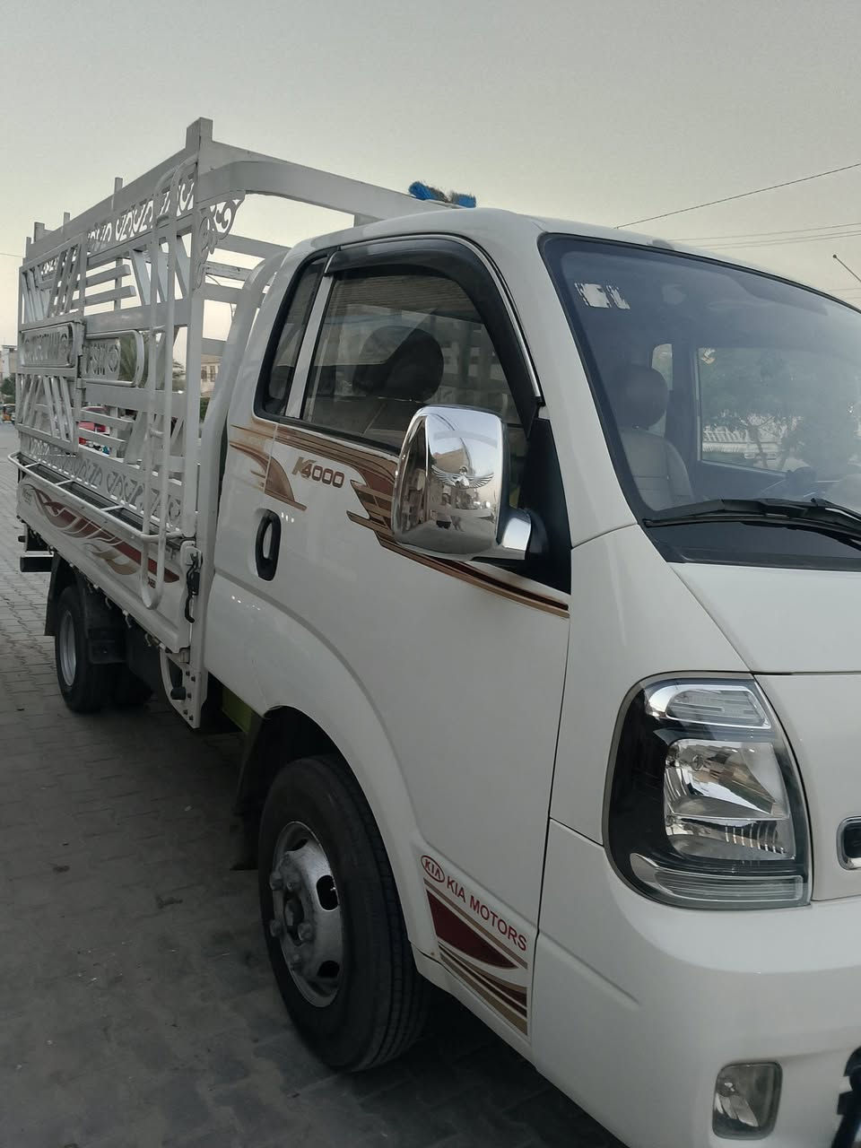 السلام عليكم كيا فحل مديل 20 مفتوح ماشي 170/رقم بغداد سنويه ل30/ بسمي كفاله عامه بيه طخه خفيف بل بنيد واضحه محجر تفصال جاملغات خلفيه تفصال مغلون صدوق عده تفصال درع تخم تاير لاسه تركي امامي خلفي حته السبيرات جدد مكاني كربلاء السعر 160/ وبيه مجال ***********
