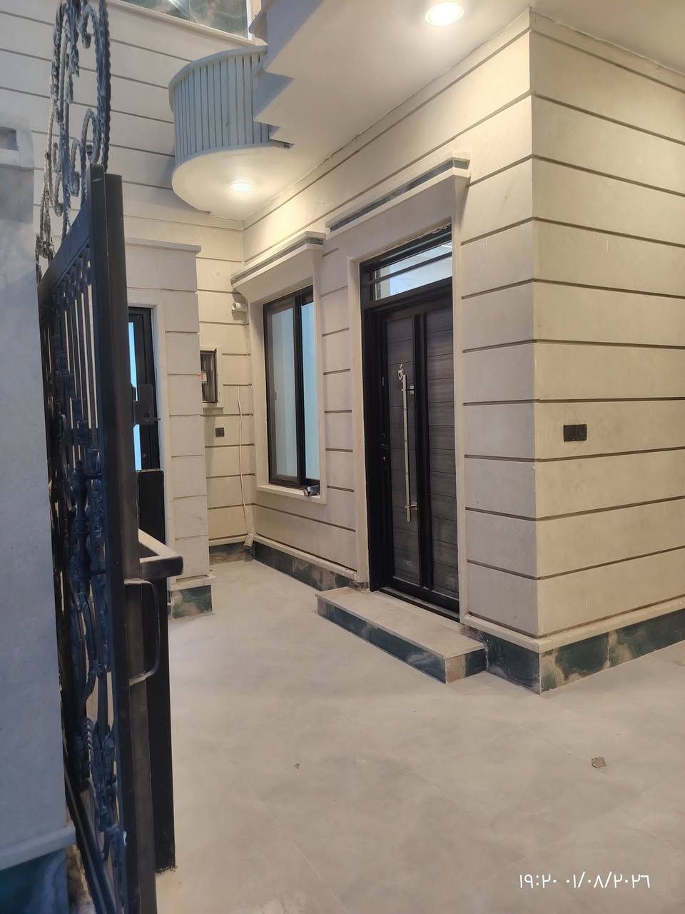 السلام عليكم
وفرتلكم دور سكنيه 2
تكريت الديوم 🏠 
التصنيع  
مساحه كل دار  
150متر🏠 
7ونص نزال 20
يتكون كل دار 🏠 
من استقبال 🏠 
مطبخ 🏠
 مجاميع صحية 🏠 
مناور 🏠 
صاله وصطيه 🏠 
غرف نوم 4🏠 
سطح شتايكر 
الواجهة #حجر حلان 
سحب مغربي 
للاستفسار الاتصال على الارقام 
***********
او مراسلة الصفحة
