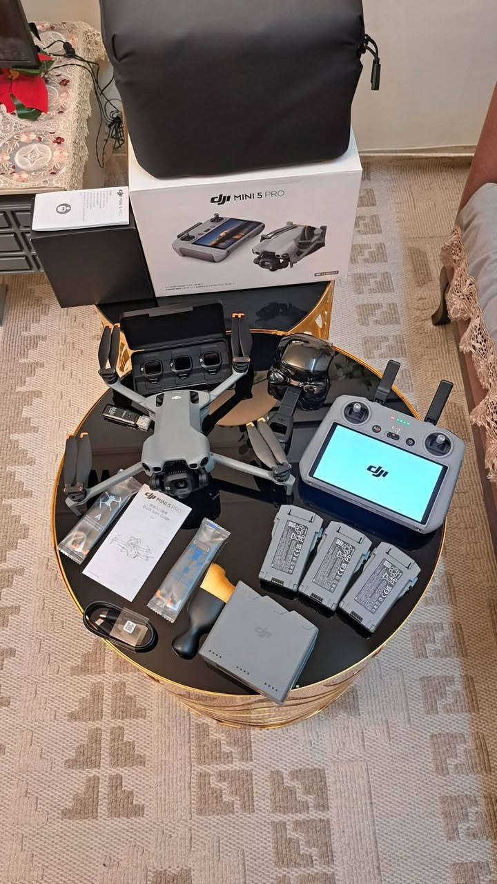 يالله متوفر درون dji mini5 درون جديده ماخذه كبس شركه بيدي فتحته موجود تصوير درون طايره 15مره عدد دورات شحن بطاريات 1 بلاص 52دقيقه استفسار ***********

نص مكتوب في الصور:
- ٢,٠٢ h
- ساعات
- ١١,١ km
- المسافة
- 15
- رحلات طيران
- المزيد
