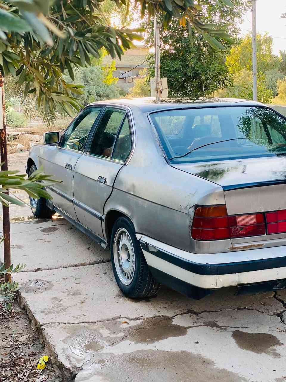 للبيع بي ام 525 مكينه جديده كير جديد داخل نظيف سياره حلوه صاحبه ما اندله اتكفل كلشي سرقه عشاير سعر 18 ورقه ***********واتس 
***********اتصال

