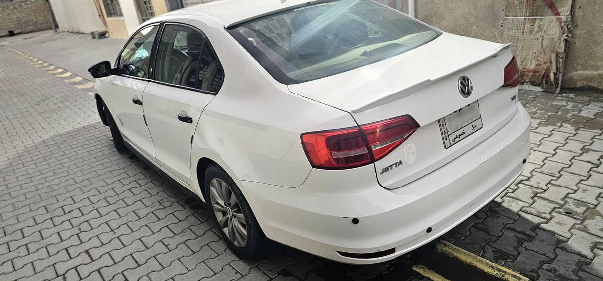 جيتا  2015
1800 تيربو TSI 
رقم بابل مشروع وطني بأسمي
 تحويل اي مكان 
صدر جديد + تايرات جديدة
كير مكينه 
مسوي عليها ادامة كاملة للمحرك 
ماشيه ١٠٨ الف   وقابله للزياده 
السياره  بيها 5 قطع وارد امريكا  ابيع حزام 
تدفئه كشنات +تشغيل بصمه + مواصفات وتحكمات وخزن ميموري؛
بحاجة الى تبريد 
السعر ٧٥$
رقم التلفون (***********)  واتساب موجود
مكاني بغداد

نص مكتوب في الصور:
- انتقال AutoAuctionHistory 3VWD17AJXFM287901 2015 VOLKSWAGEN JETTA SE قد تكون الصور محمية بموجب حقوق النشر، مزيد من المعلومات