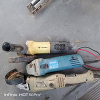 عندي هاي الغراض للبيع سعرهن مناسب  نص مكتوب في الصور: - Infinix HOT 50...