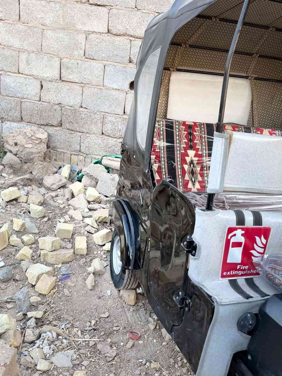 سلام عليكم مكلف بنشر
تكتك البيع رقم واسط موديل 22 
***********
