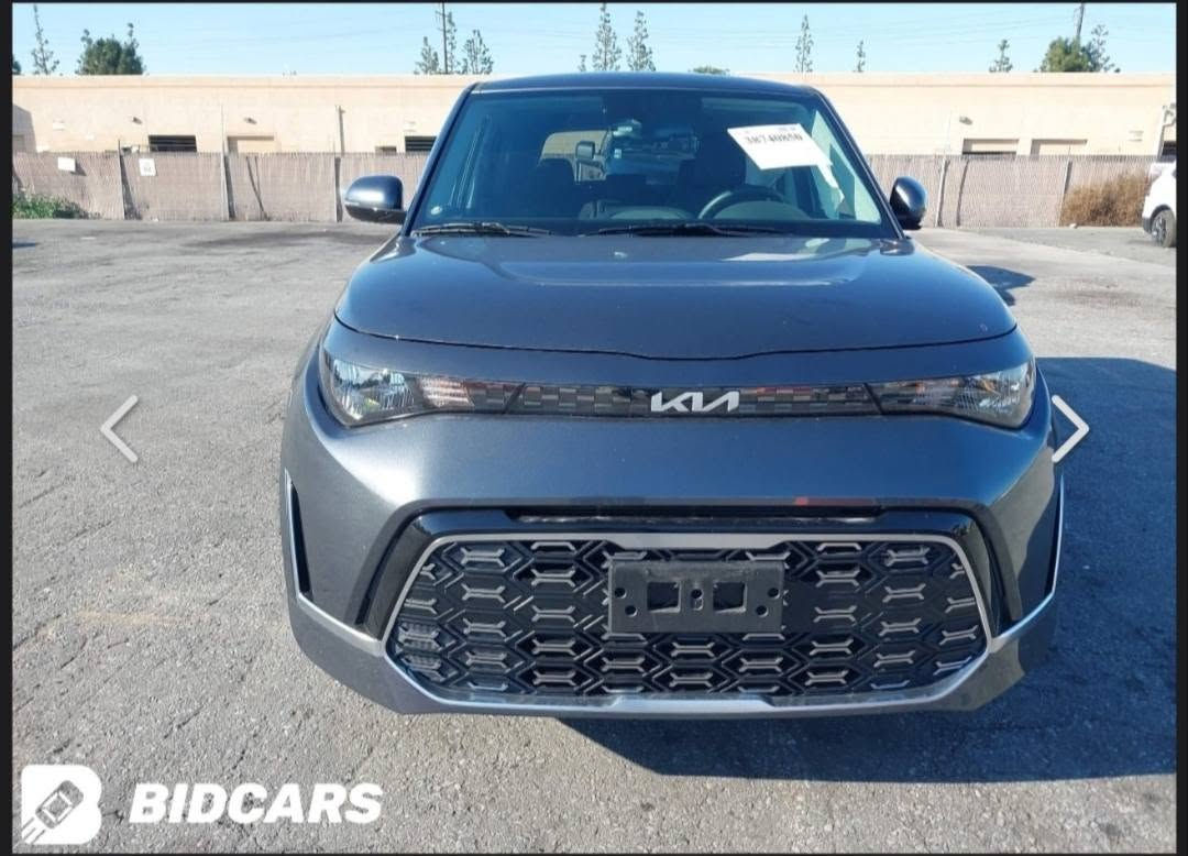 بعد التحية
كيا صول جيتي لاين فول 2023 
Kia soul GT Line 2023
أعلى فئه من الصول أي جميع المواصفات، وارد أمريكي، مرقمة بابل، الضرر: تبديل أبواب عدد 2 جهة السائق، نفس اللون، أصلية، ماشي 18500 الف ميل،
المواصفات:
محرك 2000 دوش المرغوب، فتحة سقف، بصمه تشغيل وأبواب، وتشغيل عن بعد ، شاشه كبيره أيباد، شحن موبايل ذكي وايرلس، اشاير بالمري، توقف ذاتي امامي + خلفي، تحديد مسار، تنبيه النقاط العمياء، ويل كب حجم 18، رادار أمامي وخلفي، مانع إنزلاق، مثبت السرعة، حساس إطارات، سترين حرف D، ومواصفات أخرى، صورة الحادث مرفقة.
السعر: 160
 الإتصال: ***********

نص مكتوب في الصور:
- XIAOMI 12 LITE
- BIDCARS