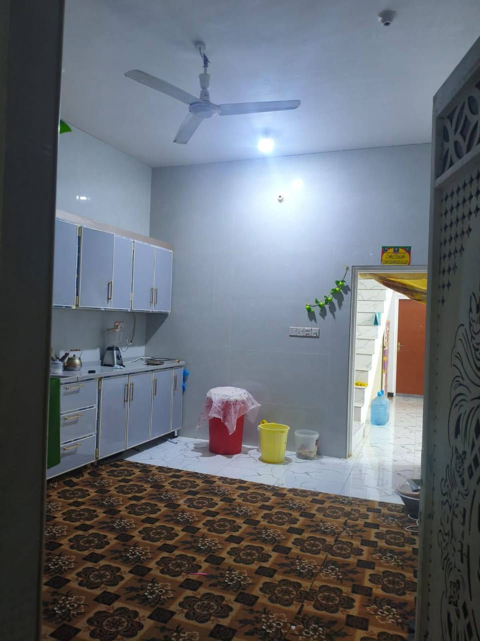 السلام عليكم ،،، بيت موقع تجاري للبيع

⭕ يصلح مدرسه اهليه او مجمع طبي

*العنوان ناحيه ازديناويه _ تقاطع صفي الدين
البيت ركن ع اربع شوارع

*مساحه 170م _ يحتوي ديوان 9*4
وغرف عدد 2 وصالتين ومطبخ كبير ومغاسل داخليه وخارجيه 

📞 للاستفسار *********** _ ***********
