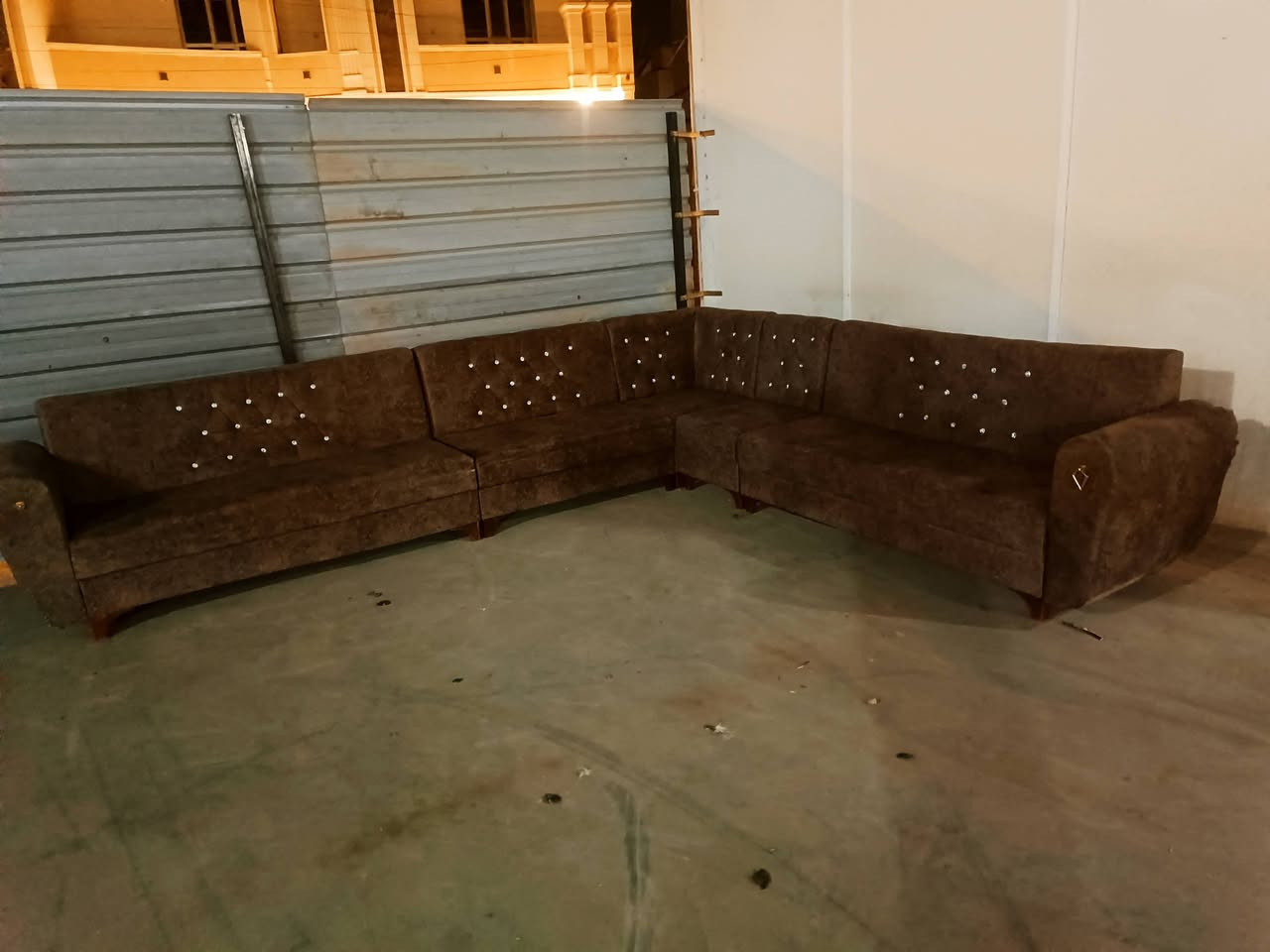 تخم نضيف مستخدم 10 مقاعد السعر 190 مكاني حي بكر مجاور نادي ملكي ليريده مراسله خاص او رقم ‏‪***********‬‏
