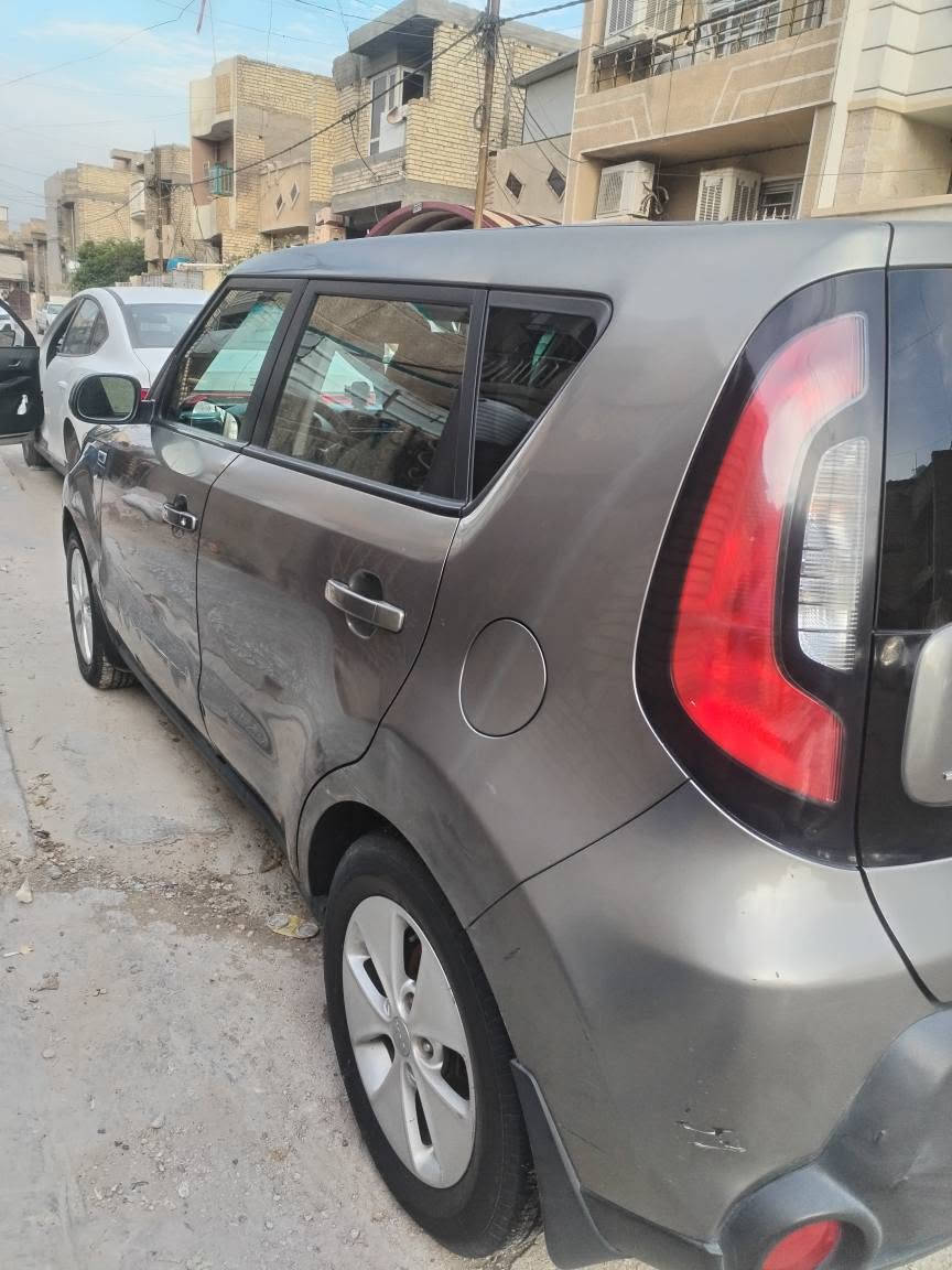 💥💥💥 
كيا صول ٢٠١٦ رقم بغداد وارد امريكي ضررها بامريكا  وجاملغ ورة الهلال فقط بيها جراد بالقمارة وبالبنيد 
  محرك ١٦٠٠ gdi كير حداديه تبريد ثلج تحكمات جهتين مانع انزلاق مثبت سرعه انظمه قياده وماشيه ٦٦ ميل تقريبا سنويه ٢٠٢٨ كفاله كير و محرك 
اي استفسار الاتصال بالرقم *********** 
 السعر 90 وبيها مجال السياره مال بيت بسم بنيه بغداد البياع عنوان سياره بغداد, العراق
