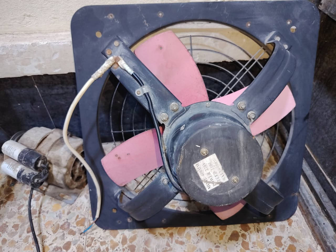 دريل كسار وساحبة. وماطور مبردة سرعة وحدة. الدورة ***********.
