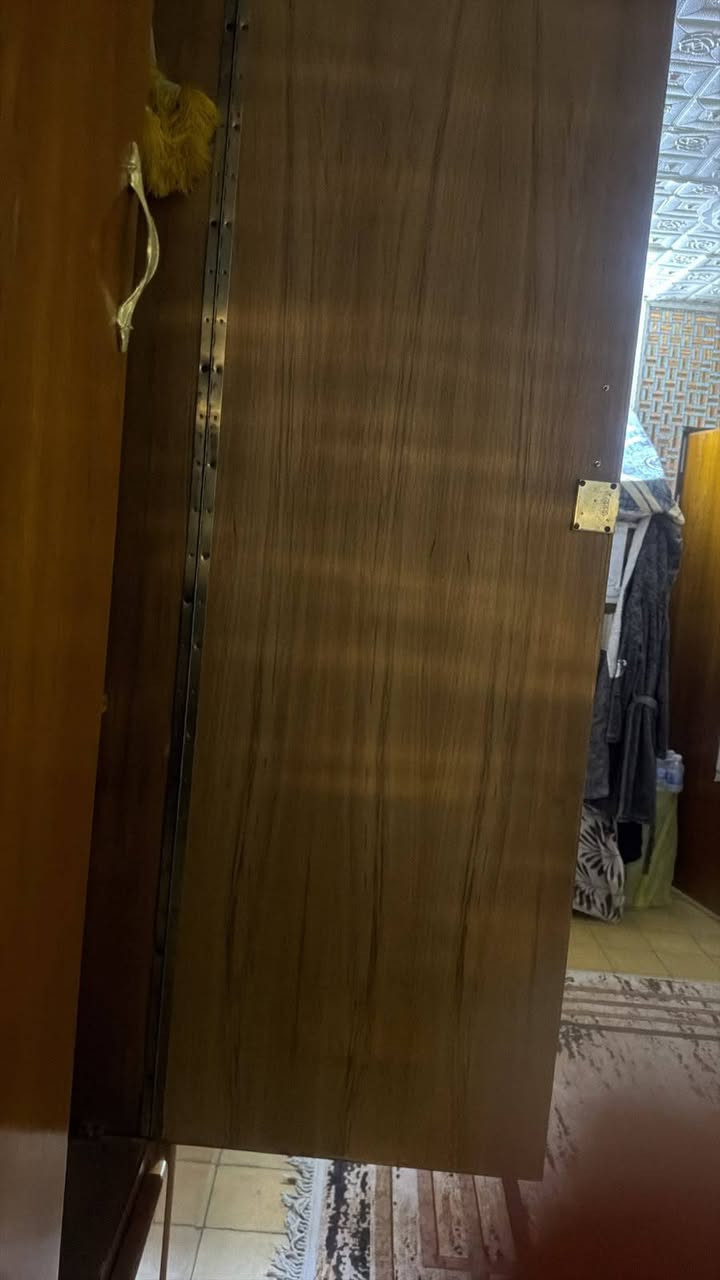 السلام عليكم
غرفه نوم صاج نضيفه كلش 
السعر 600 وبيهه مجال 
مكاني بغداد حي اور 
***********
