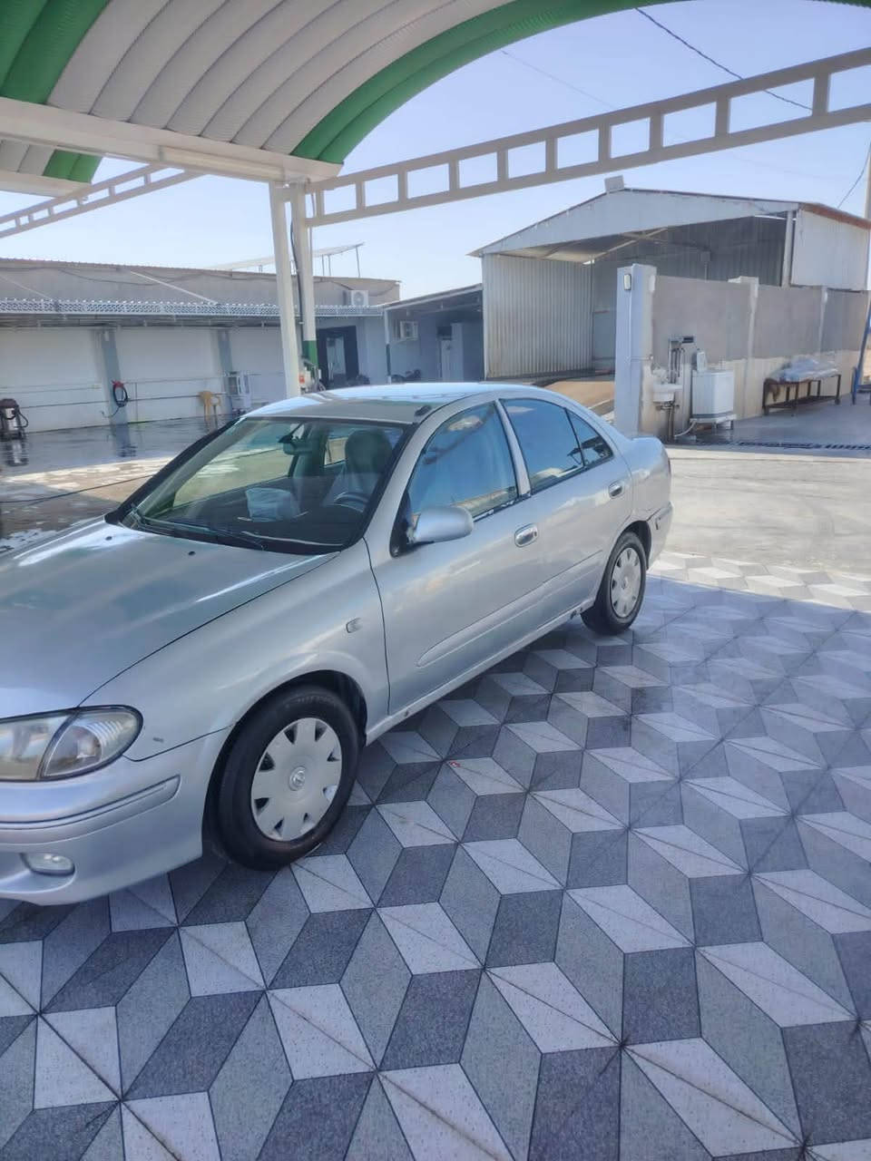 سني موديل 2001 سياره مصبوغه عام للجماليه بدون اي ضربه محرك جديد 1800 تخم تاير جدد رقم جديد تحويل ثاني يوم ***********
