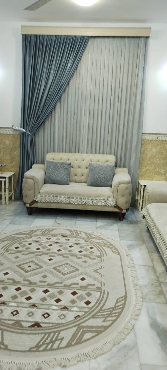 مستمرين معكم افضل العروض دار طابوا صرف مساحه ٢٠٠متر طابقين ٣غرف نوم موقع ممتاز كافه الخدمات طويريج الجمعية خلف التجاري تفاصيل على الخاص مكتب حيدر للعقار *********** السعر ٢٣٠ مليون مع المجال بسيط
