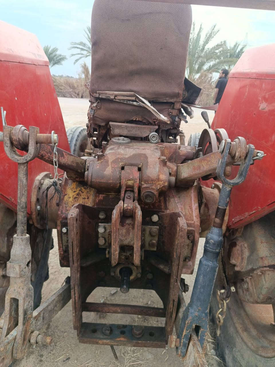 السلام عليكم عنتر71للبيع بدون مكفولة مكينة جاهزة مابيه اي نقص باتري سلف جدد باور جديد  وراه سويتر جديد وعربانة سكندرية وخرماشة ومعدلان مكانه بابل القاسم ***********
