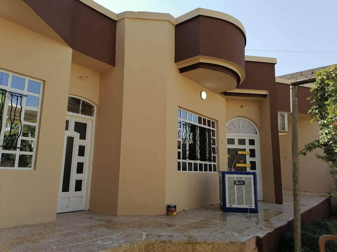 السلام عليكم دار للبيع 300متر سند طابو شرط التحويل العنوان مشيرفه الثانيه قرب جامع التابعين للاستفسار الاتصال على ***********
