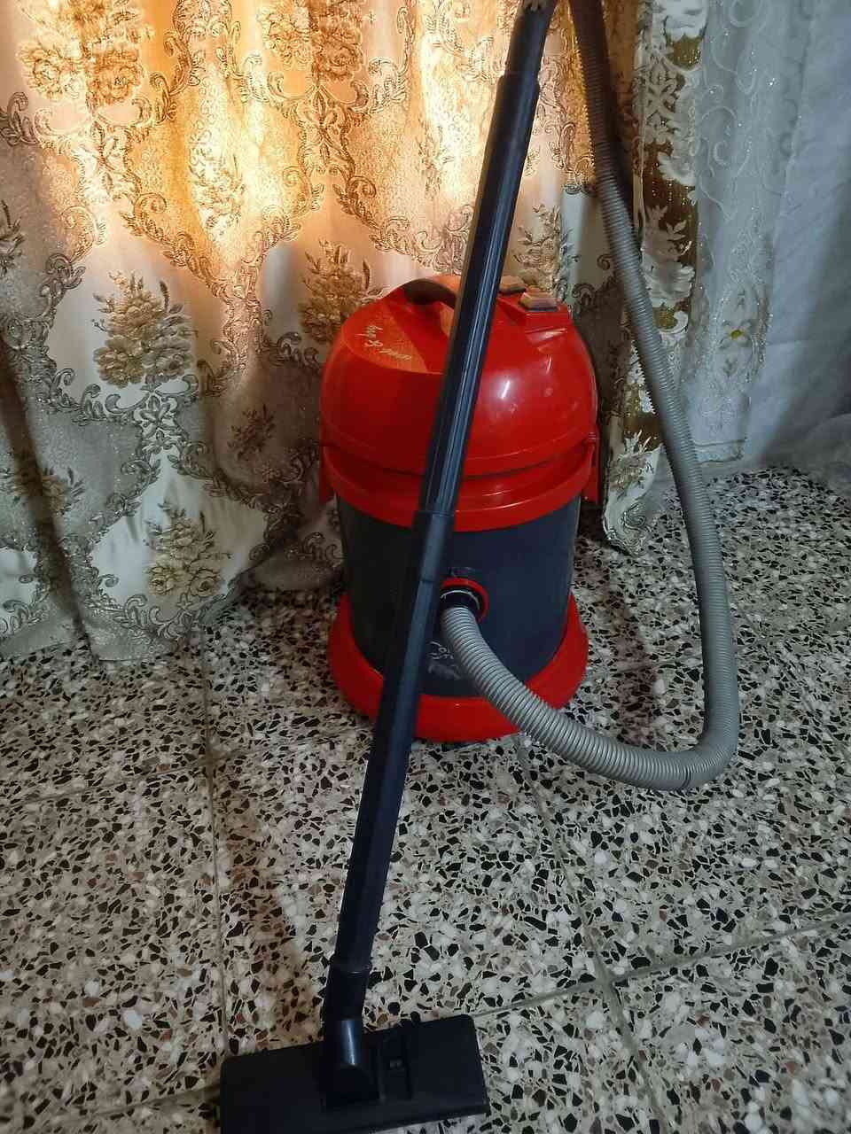 سلام عليكم مكناسه كهربائي شغاله شرط الفحص كامله نضيفه جدا سرعتين. سعرها 30الف وبيها مجال  المكان حي العامل المنطقة الثانية يم العماره الحمره اتصل وتدلل *********** كربلاء, العراق
