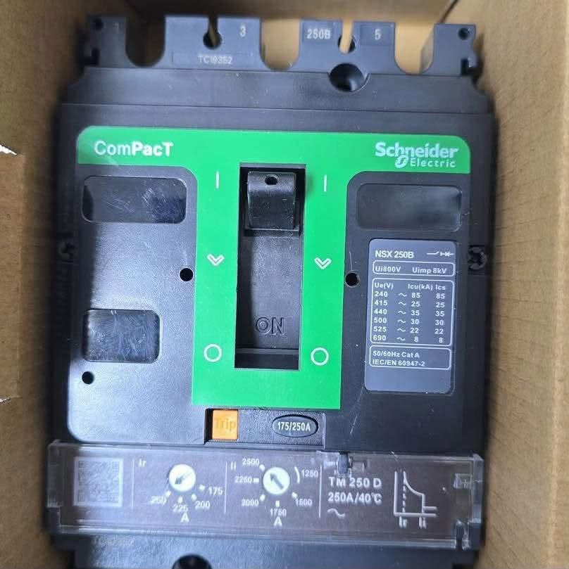 🔥 وصلت دفعة جديدة من منتجات Schneider Electric الأصلية 🔥
⚡️ الجوزات (MCB)
• أحادية 1P — 3000 د.ع
• ثنائية 2P — 10000 د.ع
• ثلاثية 3P — 14000 د.ع
• رباعية 4P — 23,500 د.ع
• أحادية 100A / 125A — 23,500 د.ع
• إيرث ليكج ثنائية — 20000 د.ع
• إيرث ليكج رباعية — 38,000 د.ع

⚡️ القواطع الهوائية Schneider ComPacT – 3P
• 100A — 85,000 د.ع
• 125A — 90000 د.ع
• 160A — 98000 د.ع
• 250A — 110000 د.ع

⚡️ القواطع الهوائية Schneider ComPacT – 4P
• 100A — 93,000 د.ع
• 125A — 105000 د.ع
• 160A — 110000 د.ع
• 250A — 125000 د.ع

🛡️ ضمان استبدال لمدة 3 سنوات
🚚 شحن إلى بغداد وجميع المحافظات
📦 توصيل مجاني للطلبات بالجملة

📞 للتواصل والاستفسار:
***********

📍 بغداد – الشورجة – عكد النصارى

