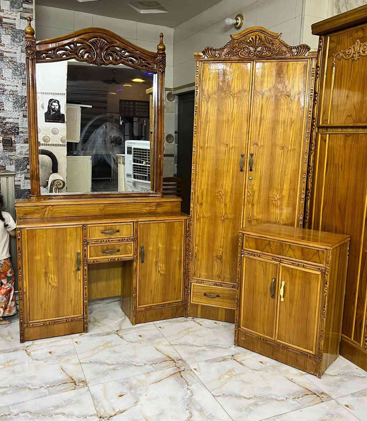 650غرفه زان خشب عراقي سبع قطع صاج الضهر جرجوبه زاويه كنتوريه كومدي احذيه بغداد الحسينيه مال الراشديه وعندي توصيل ***********
