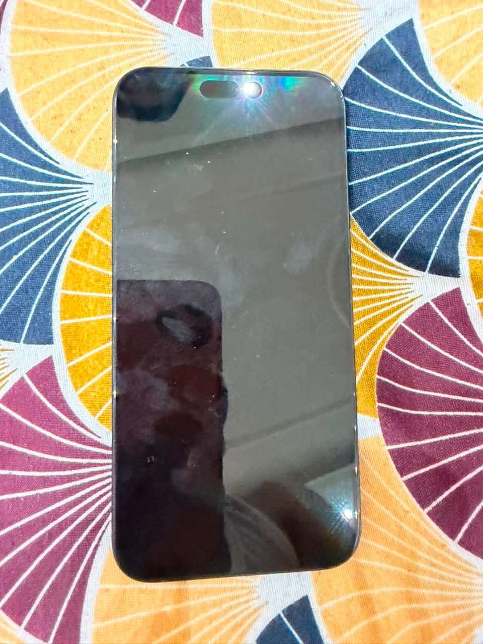 السلام عليكم
ايفون 15 برو ماكس 
لون .. نيلي
دبل سيمكارت 
بطاريه .. 90%
نضافه .. 95 %
كارتون وكيبل موجودات 
شرط الفحص 
السعر.. مليون وميه 
‏***********
