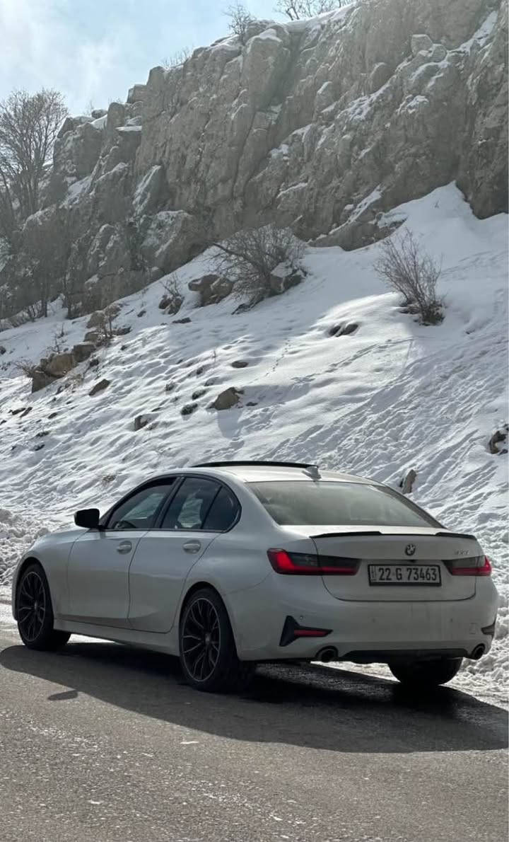 BMW 330i 2020 سەیەرەکی زۆر جوان و بێ مەسرەف کتابی جام رەشی %80ی لەگەڵە جاملخ و روعبەک بۆنیتی سوبخە
ژ.م(***********)واتسئاپ أربيل, العراق
