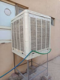 كاونتر حديد • طباخ • مقاعد ١٠','مبردة ٤ ونص','شغاله','نضيف','مستعجل','...