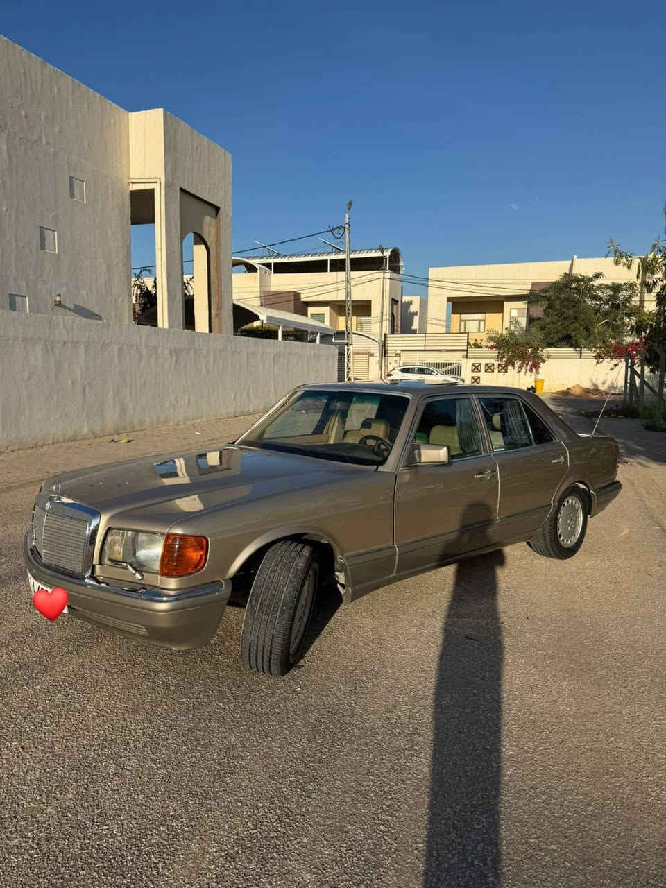 السلام عليكم للبيع فقط مارسدس رئاسي موديل 87
سياره جديده جاهزه من كلشي ربع ماذب عليه 
باتري جديد حداديه جديده تبريد شغال ثلج 
تخم تاير جديد سماعات بلادي مجسم صوت 
صبغ عام جماليه بدون ضربه بدون خياس 
السعر 75 وبيه مجال الشراي يتصل وبي خير ويدلل 
***********
مكان السياره نجف الاشرف
