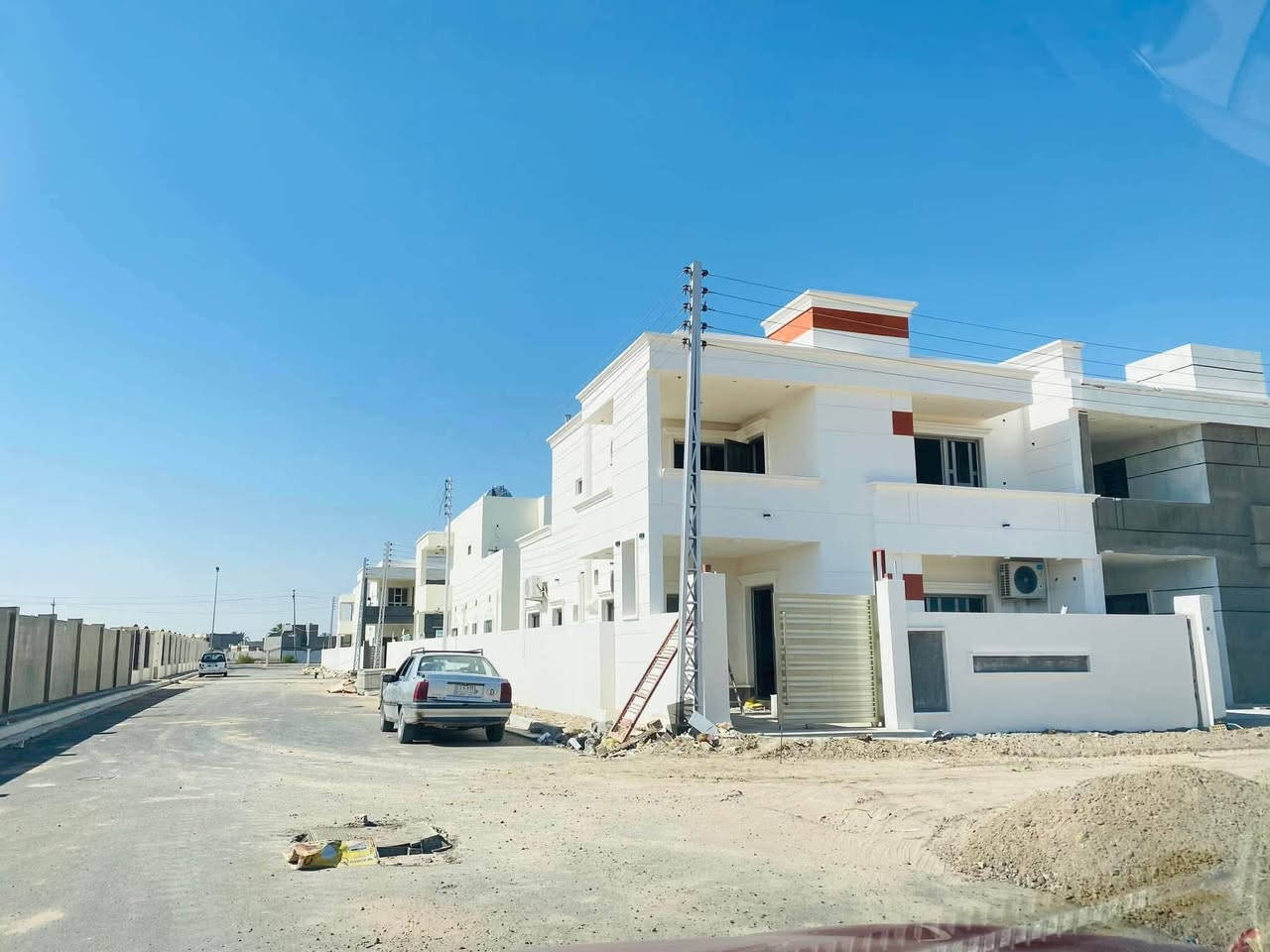 السلام عليكم ورحمة الله وبركاته 
🏗️ خدمات الأصباغ والديكور لشركات المقاولات

نقدم حلول متكاملة لشركات المقاولات والمشاريع الإنشائية في مجال:

🎨 أعمال الأصباغ الداخلية والخارجية
🖌️ الديكورات والجدران المميزة
🏠 تشطيبات المشاريع السكنية والتجارية
🏢 تجهيز وتنفيذ أعمال الأصباغ للمجمعات والمباني
💡 تنسيق الألوان والديكورات حسب تصميم المشروع
👷‍♂️ تنفيذ احترافي وبإشراف فني
📦 تجهيز المواد والكميات حسب متطلبات المشروع

خدمة مخصصة للمقاولين والشركات
من مرحلة اختيار المواد والألوان إلى التنفيذ والتسليم.
للتعاون وتجهيز المشاريع: ***********

