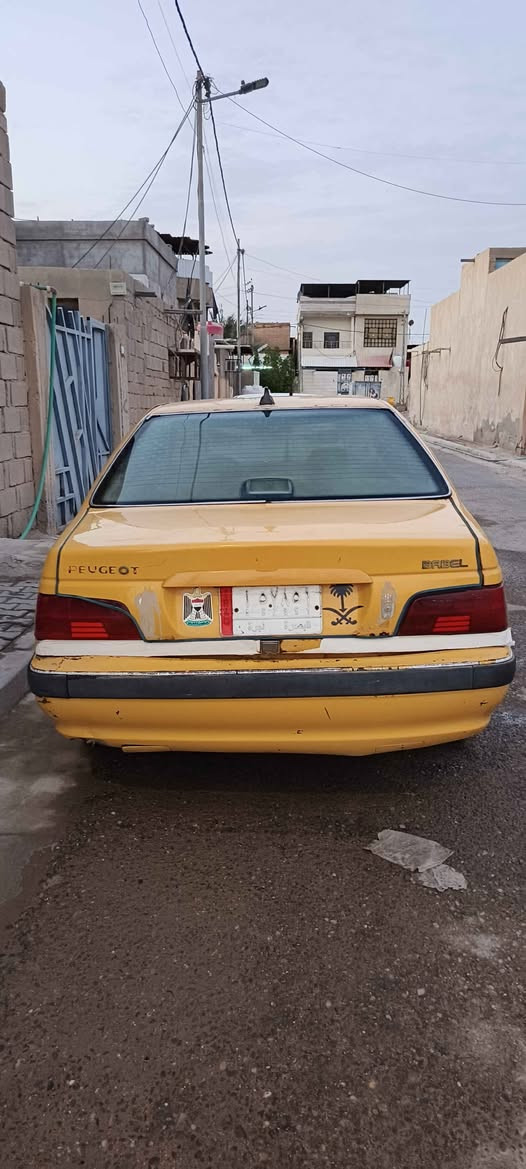 السلام عليكم // اقرا المنشور زين كلشي موضح بي 
بيجو بابل مديل 2015 
السيارة مثل ما موضح بالصور دواخلها نظيفه كهربائيات شغاله اشاير لايتات محرك گير زبده بطرف صبعك يعشق 
السيارة نواقصها //
الباب الخلفي جهة السايق ما ينفتح 
الباب الخلفي جهة بصف السايق ناقصه يده خارجيه
مابيها تبريد السيارة من اشتريتها شايلين الفابريته گال الولد 
وهاي هيه رقمي ***********
مامتوفر ماسنجر دكوك, كركوك

