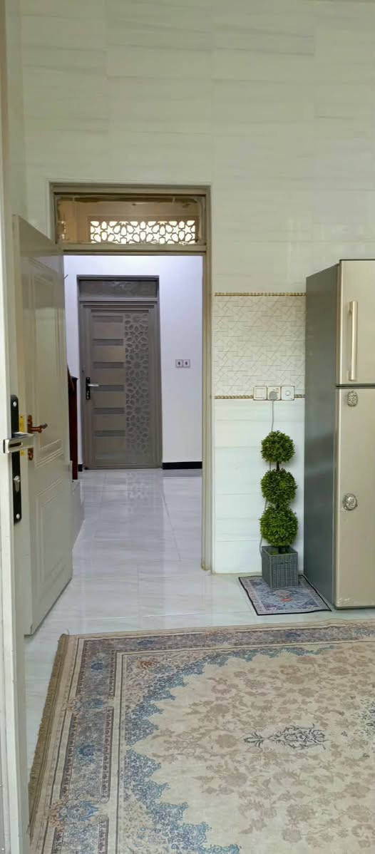 مكلف بالنشر
بيت بداية الزراعي وقريب على التبليط للبيع ركن طابقين كونكريت المساحة ١٥٠ م خنيطلة حي الزهراء  ٤ غرف الطابق الاول أستقبال وصالة كبيرة و غرفتين صحيات خارجية وداخلية ومنور  والطابق الثاني غرفتين صاله كبيرة جدا مجمع صحيات بناء جديد العام السطح كله اشتايكر طابق الاول والثاني نهاية الكراج عن المولده فرعين كله طابوك  هاي التفاصيل واليريد تفاصيل اكثر يتصل عله صاحب البيت هذا الرقم ***********

