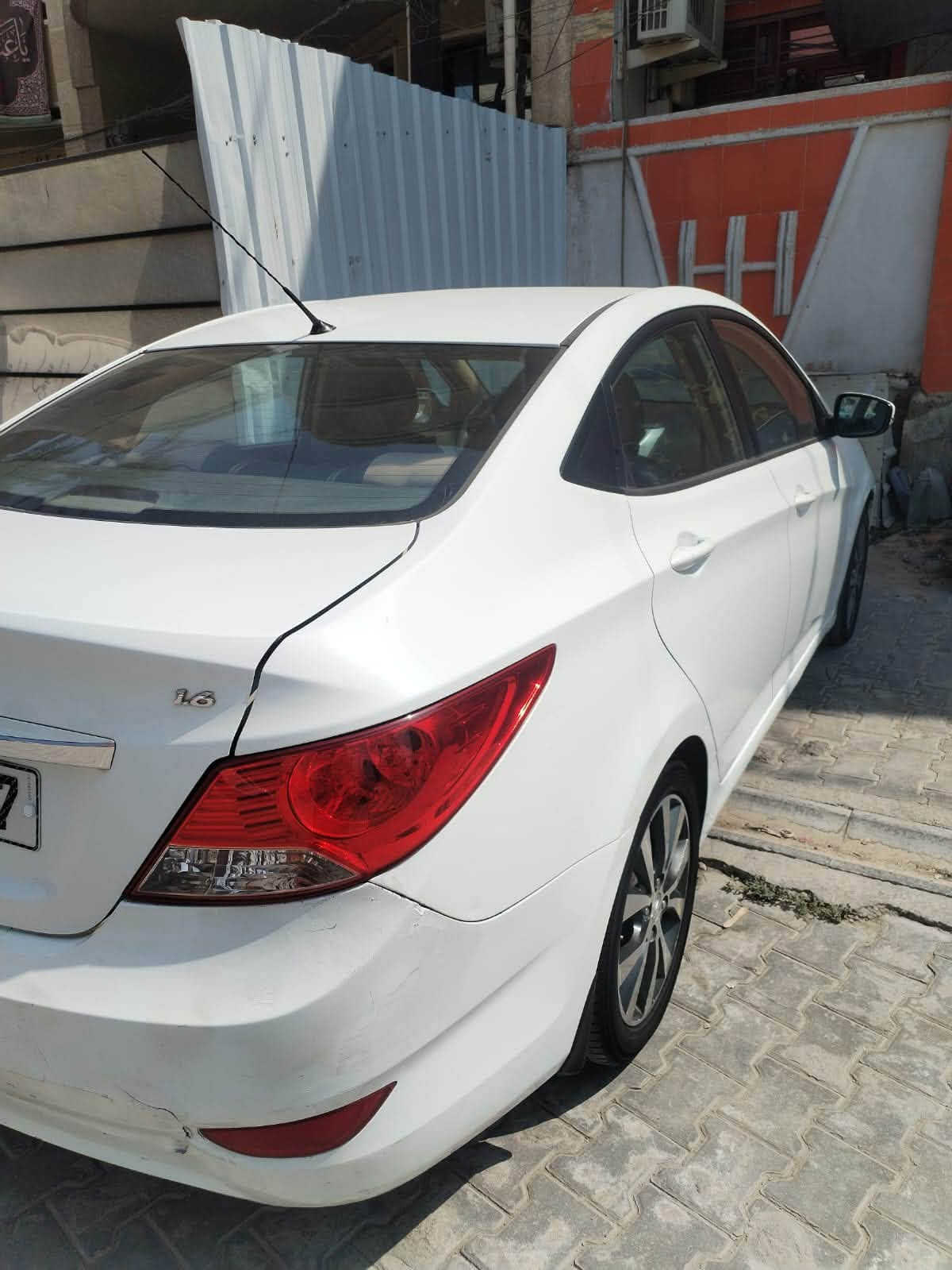 السلام عليكم للبيع اكسنت 2015 خليجي
السيارة جاهزة رقم بغداد بسمي ماشية 115 محرك 1600 فول مواصفات فتحة شاشة كامرا خلفية تحكم ستيرن بيها طخة بسيطة بالبنيد ومصبوغ جزء من البنيد ودوسة جهة الايسر هم بيها صبغ السعر 97 وبيها مجال حك الجية والشراي يتصل *********** مكاني بغداد الكاظمية
