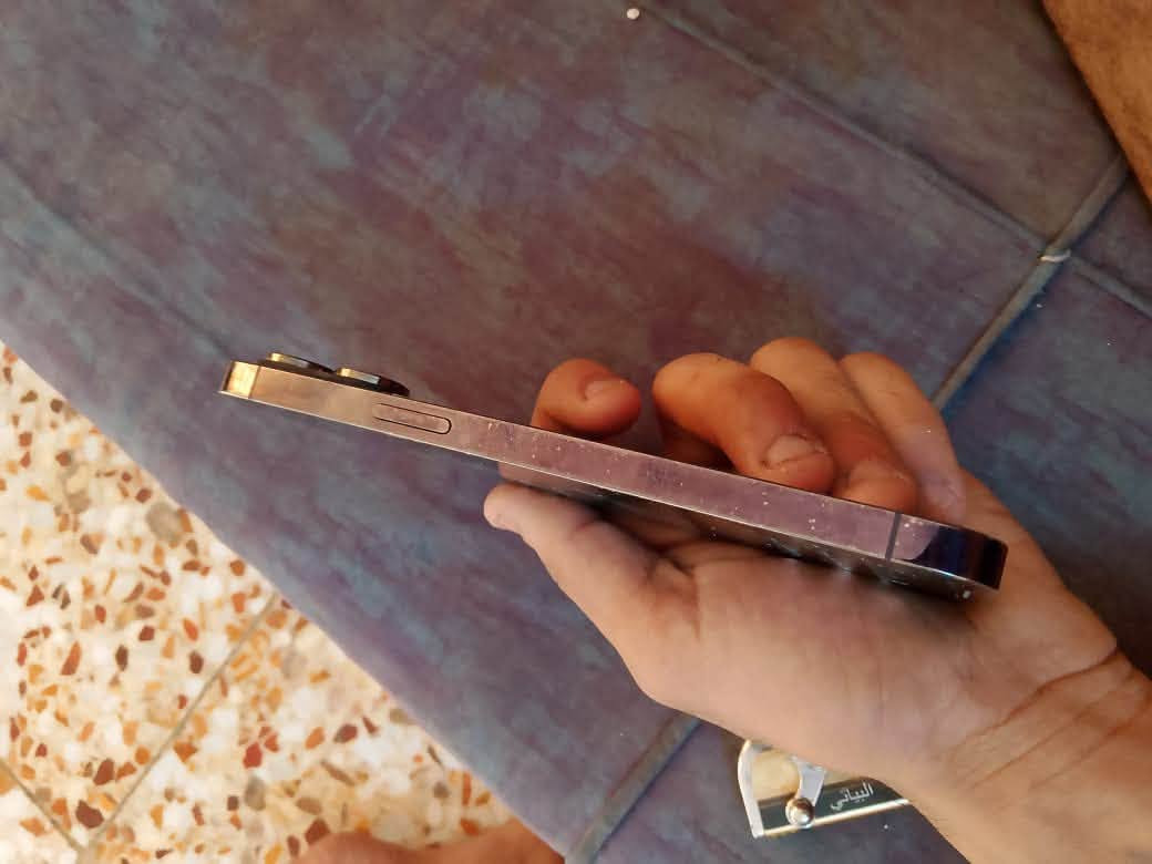 سلام عليكم ايفون ١٤ ضهر وبي نقطة سودة صغيرة لا تمشي ولا تكبر ولا هاي الجاقات جهاز نضيف مما مفتوح كلشي بي شغالل ما يصرف شحن سعرة ٦٠٠ وبي مجال بغداد مدينت الصدر ‭***********‬

نص مكتوب في الصور:
- حالة البطارية والشحن كما هو الحال مع بطاريات القابلة لإعادة الشحن، بطارية الهاتف قابلة للاستهلاك وتصبح أقل فاعلية مع الوقت. معرفة المزيد... الحد الأقصى للقدرة هذا قياس لقدرة البطارية مقارنة بقدرتها عندما كانت جديدة. قد تتسبب القدرة المنخفضة بتقليل ساعات الاستخدام بين عملية الشحن والأخرى. %٨٠ أقصى قدرة للأداء ستساعد الأنظمة المضمنة في النظام والمكونات في تخفيف آثار الأداء التي قد تلاحظها أثناء التقدم الكيميائي في عمر بطارية iPhone. شحن البطارية المحسن للحد من استنزاف عمر البطارية، يتعلم الـ iPhone من عادات الشحن اليومية، بحيث ينتظر ولا يتجاوز ٨٠% حتى يحين موعد حاجتك إلى استخدامه.
- مساحة تخزين iPhone
- iPhone
- المستخدم: 98.5 غ.ب. من 256 غ.ب.
- توصيات
- إزالة التطبيقات غير المستخدمة
- تمكين
- إزالة التطبيقات غير المستخدمة تلقائياً عندما تكون مساحة التخزين منخفضة. ستبقى مستنداتك وبياناتك محفوظة.
- المتدرج 0
- الصور
- آخر استخدام اليوم
- 29,15 غ.ب.
- Snapchat
- 16,27 غ.ب.
- PUBG MOBILE
- 3,95 غ.ب.
- Instagram
- 3,43 غ.ب.
- Facebook
- 3,04 غ.ب.
- ٤:١٢
- حول
- الاسم
- إصدار iOS
- 26.7
- اسم الطراز
- iPhone 14 Pro Max
- رقم الطراز
- MQ8A3ZA/A
- الرقم التسلسلي
- HQ6JGT6Y4F
- انتهت صلاحية التغطية
- سجل تاريخ القطع والخدمة
- الأغاني
- الفيديوهات
- ۷۹۱
- ١,٠٣٨
- التطبيقات
- IV
- السعة
- ٢٥٦ غ.ب.
- ١٧٠.٦٤ غ .ب.