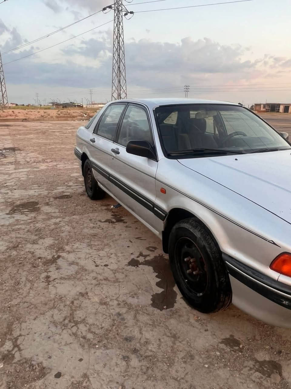 متسيوبيشي كلنت ماسحه 
موديل 91 كير عادي رقم صلاح الدين 
سياره نضيفه كير محرك تجفيت جديد وينشدلها تبريد   
مبيها صبغ كشرها بلادي مكفوله من الخياس والحادث 
سعرها 33 وبيها مجال مكانها سامرا 
*********** بيع او مراوس
