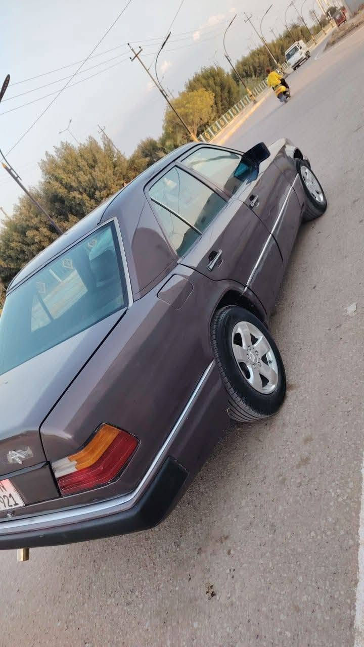 مارسيدس موديل 1990
مكينه2500 حداديه جديده
سنويه2030 
تخم تاير جديد كهربائيه كلهه شغاله 
تبريد  ثلج اي نقص ما بيهه
قواعد سليمات 
السعر 58 او بيه مجال للشراي
الرقم ***********

