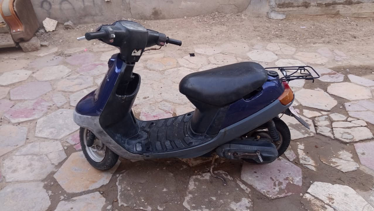 السلام عليكم دراجه بطه نضيفه بس شاصيه طاك ملحوم لحيم اصلي السعر والستفسار اتصل عل رقم ***********
