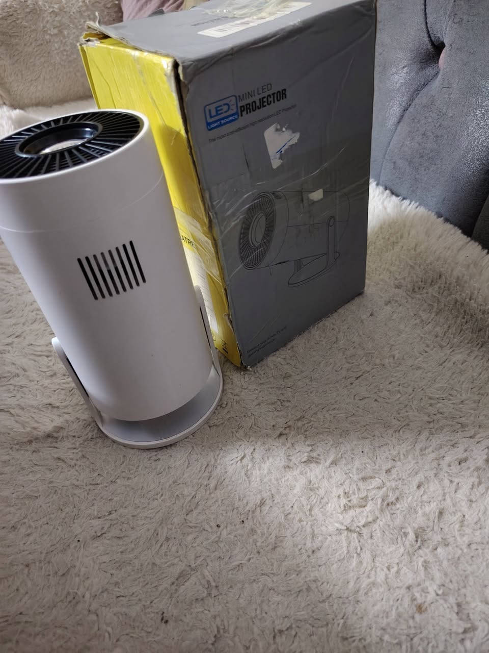 🔥 للبيع Mini LED Projector 🔥
🎬 جهاز عرض صغير ومحمول، مناسب للأفلام والمسلسلات والألعاب.

✅ HDMI + USB
✅ ربط الموبايل 📱
✅ تشغيل فلاشة
✅ يشتغل على البلايستيشن والكمبيوتر 🎮
✅ ريموت + سماعة داخلية
✅ كامل ملحقاته والكارتون
✅ الحالة نظيفة

💰 السعر: 20 ألف فقط

🚚 توصيل لجميع المحافظات
📩 للتواصل خاص أو واتساب
📞 ***********
