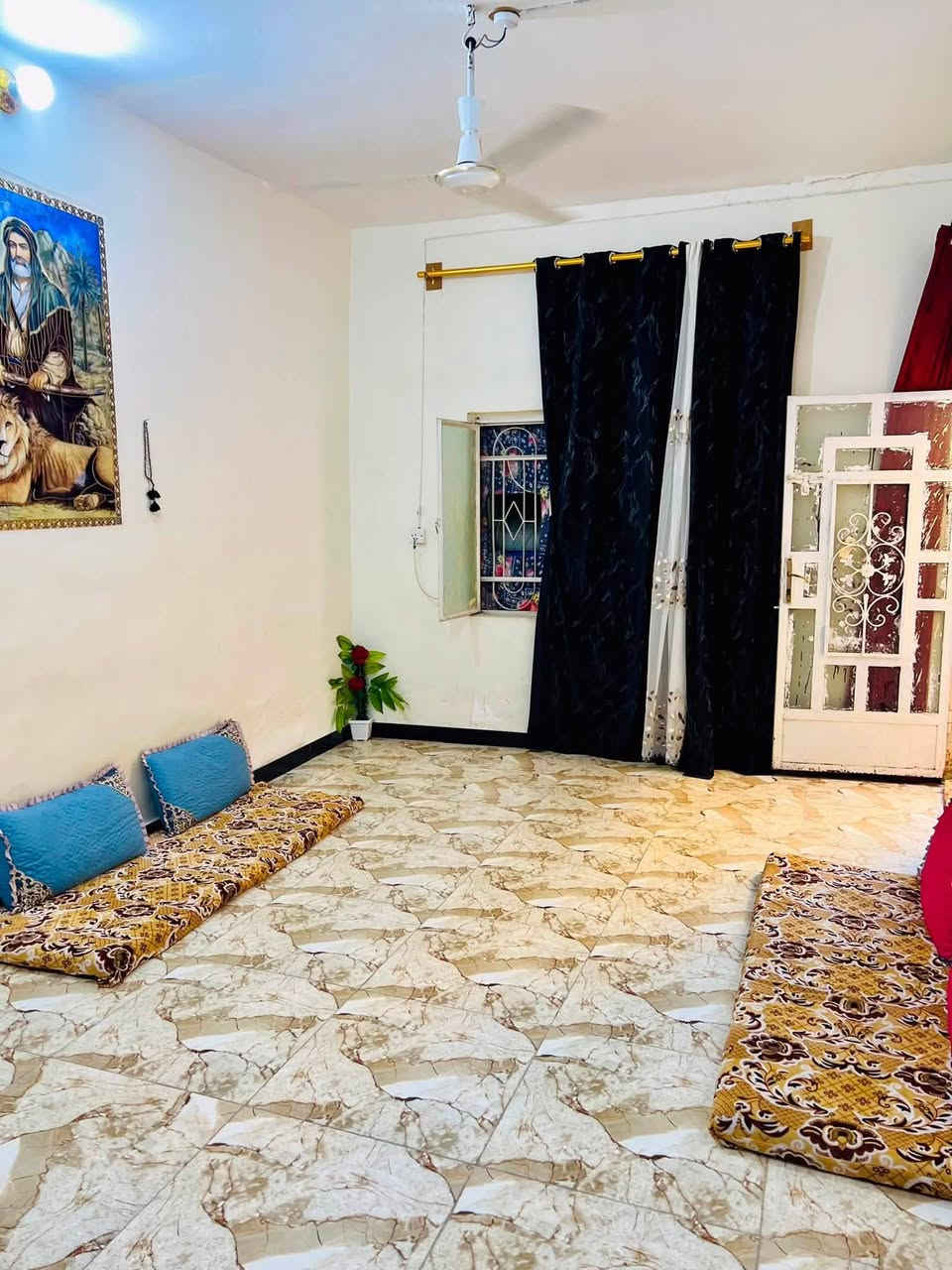 🏡 دار للبيع بسعر مناسب جداً! 🏡
• 📐 المساحة: 110 متر مربع
• 📜 الملكية: سند طابو زراعي
• 📍 العنوان: الحلة - الورادية خارج / سيف سعد - شارع الغسل
🔹 تفاصيل الدار والتقسيم:
• 🛋️ استقبال
• 📺 هول واسع
• 🍳 مطبخ
• 🛏️ غرفة نوم
• 🚿 مجمع صحي
• ☀️ منور
💰 السعر المطلوب: 33 مليون دينار فقط!
📞 للاستفسار والتواصل:
📲 ***********
