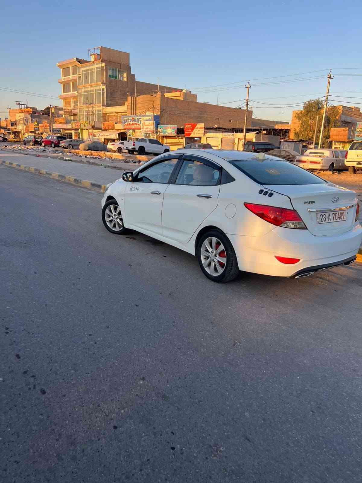 السياره فول مواصفات  أعلى فئة بلص يسمونها
فتحه 
اشاير بلمري 
5 تجاوي 
4 دسك 
تحكم ستيرن جهتين 
مايكات اتصال 
منضومه زنون عالي ناصي 
كشاف زنون 
ويل كب بلادي 
رقم نجف نكليزي جديد
منضومه صوت ياباني عملاقة 
واكو اهواي شغلات اني ضايفها 
مثل لد ارزق 
صابونه حساسات 
اشاير لد اصليه 
تغليف كشنات 
نايلون كشنات 
تضليل بردات معتم
 السيارة متچاية جهة عكس السايق. سعرها ٦٨ و بيها مجال
هذا رقمي.   ***********
