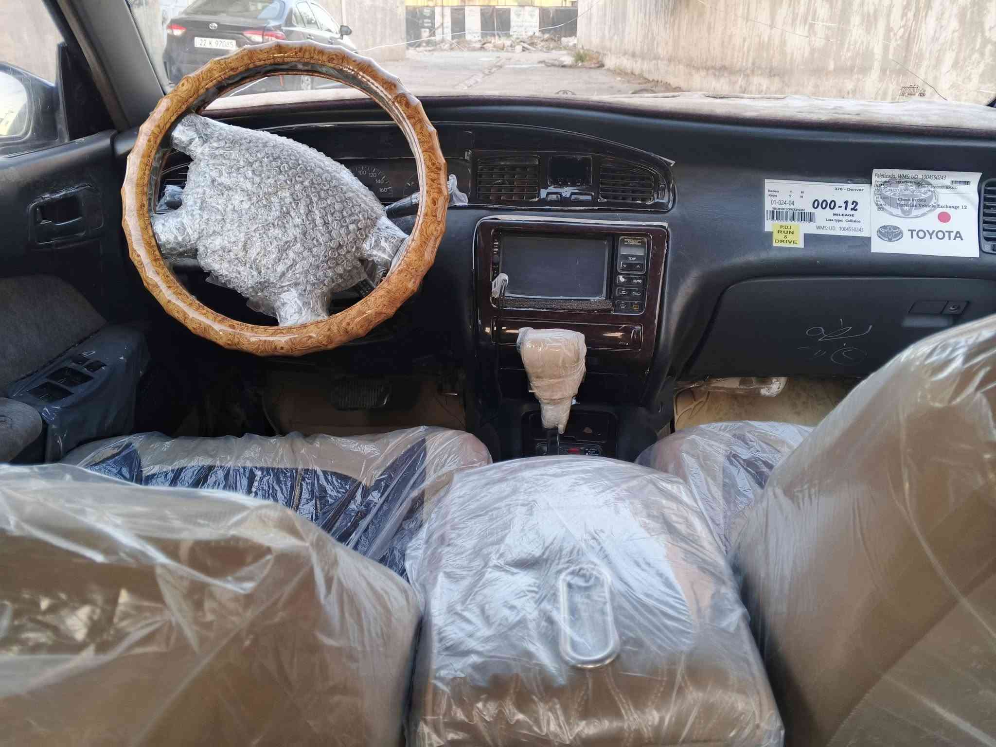 للبيع ...... بطة موديل 1992 لون رصاصي 

رقم مسطرة دولي سنوية 2030  مصبوغ عام 

بدون كصة او قلبه او ضربه قويه شرط 

تحويل تريد وكالة ماعندي مشكله 

كير شرط       مكينة 3000  فقط لاستيكه مال كور شوية طالع من مكانه كل شهر تنقص ربع لتر تقريبا   تريد اصلحها الك تريد تاخذها وانتا تسويها 

تدفئا شغال شديت راديتر تدفئا جديد 

تبريد فقط يحتاج راديتر وكمبريسر 

لايت زنون 

طخم مبدل كلو جديد امامي وخلفي 

غرفة دوشمه جديد ومغلف 

سيارة جناي صارف عليه 

السعر 40 بيها مجال  واذا اكو مراوس اراوس بطة لون ابيض او صدفي 

السيارة بالموصل
***********
