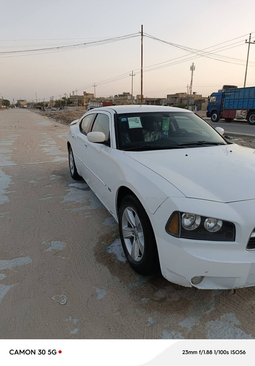 سلام عليكم جارجر موديل 10 خليجي مكفوله 
بس باب مصبوغ 
سياره جاهزه كير مكينه حداديه 
تبريد تخم تاير دواخل كارتون 
رقمه بغداد بسمي تحويل ثاني يوم 
مكاني ذي قار الشطره 
الخاص مفتوح 
رقم الهاتف ***********
