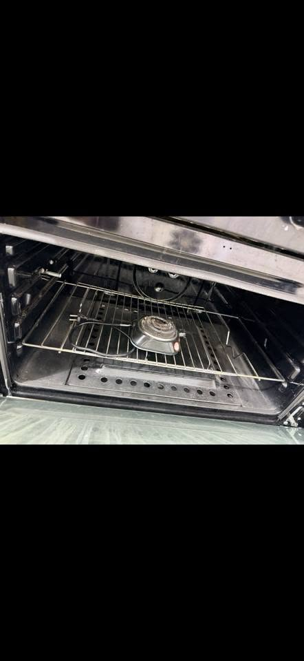 � للبيع طبخ غاز DLC بحالة ممتازة 🔥
✔️ شبه جديد ونظيف جداً.

✔️ 5 عيون غاز.

✔️ فرن شغال 100% يخبل 

✔️ سطح زجاج أسود

✔️ جميع الملحقات موجودة.

✔️ ملاحظة: عين غاز صغيرة واحدة فقط تحتاج تصليح، وباقي الطبخ والفرن شغالين بدون أي مشكلة.

💰 السعر: 350,000 دينار قابل للتفاوض بالمعقول.

للمهتمين يرجى  الاتصال على الرقم

***********
