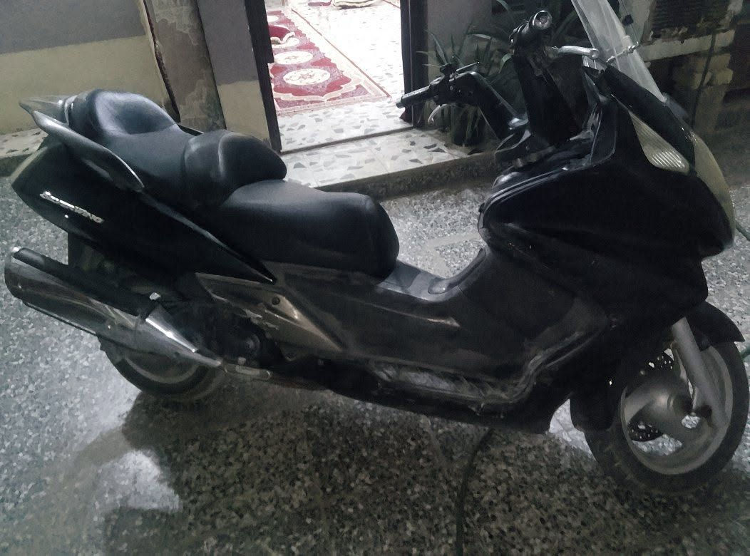 سلفرونج ٤٠٠دراجه حلوه بس بيه خيط تبخير سعر ٩٠٠وبيه مجال متواجد على لفيسبك دراجه تشتغل ***********
