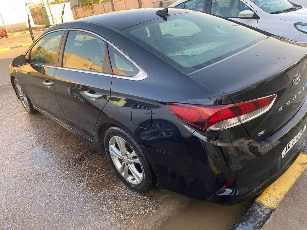 سوناتا ٢٠١٨ GDI وارد امريكي 
كفالة عامة (خالية من الصبغ)
رقم قادسية انگليزي 
…..
حادث امريكا جاملغ ايسر 
حادث بسيط چاملغ ايمن (موضح في الصور)
تموج بسيط في القمارة (موضح في الصور)
……
بصمة بدل السويچ !
ترحيب ، تقفيل ذاتي ، تشغيل عن بعد ، اطفاء عن بعد .
رادار جانبي 
ثلاث انظمة sport / Eco / comfort
……
ماشية ٩٥,٣٠٠ مايل قابل للزيادة
حرة سنوية باسمي لغاية ٢٠٣٠ 
السعر ١١,٣٠٠ $ = ١١٣ ورقة
موقع السيارة محافظة النجف الاشرف 
……
للاستفسار الاتصال 
***********
واتساب
