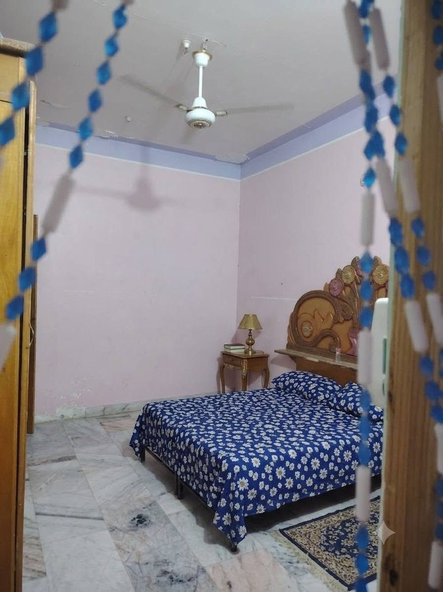 بيت طابو صرف مساحة ١٧٥ م على شارع ٢٠ م يتكون من غرفتين  ومطبخ واستقبال وصالة وصحيات داخلية وخارجيه ومنورين السعر ١٣٠ 
العنوان ناصرية دور الزراعة المنطقة خدمات كاملة للاستفسار ***********

