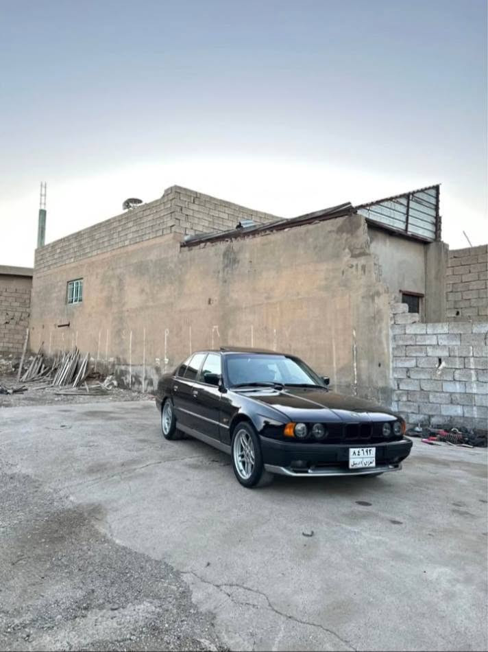فه رؤشتني خيرا بي ايم 525گير عادي موديل 1992سياره فول فول بس گير عادي
كارباي هه موو ئيش ئه كات ته حول و غرامه به شه رت  چوار جام كارباي سلايت كوشن جلده شاشه ئايپاته ويلا m ناونيشان كركوك 
*********** كركوك, العراق
