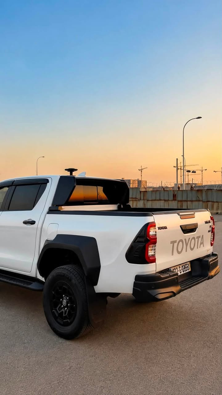 � للبيع: تويوتا هايلوكس GR موديل 2024

* محرك 4.0 V6
* ⁠السياره ماشيه 50 km فقط
* السيارة بحالة ممتازة جدًا
* استخدام شخصي ونظيف
* جميع الصيانات منتظمة
* لا تحتاج أي مصروف
* مواصفات ال GR معروفه 
* ⁠بصمه 
* ⁠شاشه 
* ⁠كامرات 360 درجه
* ⁠حساسات اماميه وخلفيه 
* ⁠نظام الثبات الالكتروني وانظمة امان متكامله
* ⁠دفع رباعي (4x4) مع دبل ثقيل وخفيف وقفل دفرنس 
* ⁠مقاعد جلد GR
* ⁠حزام امان باللون الاحمر
*شاحن وايرلس 
*ثلاجه
السياره كفاله عامه كير ومحرك ومكفوله من صبغ ومن التبديل ومن البارد ومن الشخوط 
تخم تاير جديد

السعر 420$ 

تضليل امريكي اصلي للنوافذ الجانبيه مع الضمان 5 سنوات وباج تضليل ( تخويل )
وتضليل جامه امامي نوع بولورايز حماية من اشعة الشمس اصلي ومع ضمان
مكاني بغداد ***********
